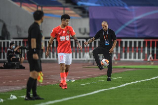 郑丽文面临危局，内外挑战不断